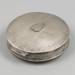 Pepermuntdoosje zilver.