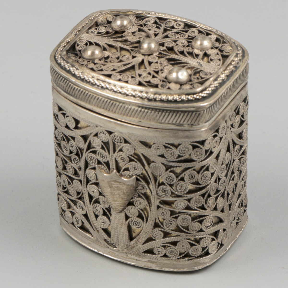Lodereindoosje zilver.