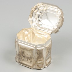 Lodereindoosje zilver.