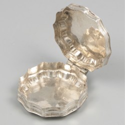 Pepermuntdoosje zilver.