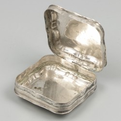 Pepermuntdoosje zilver.