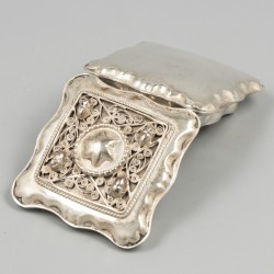 Pepermuntdoosje zilver.
