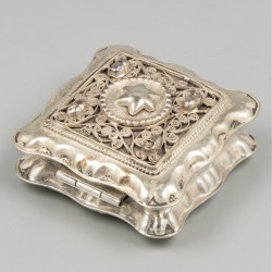 Pepermuntdoosje zilver.