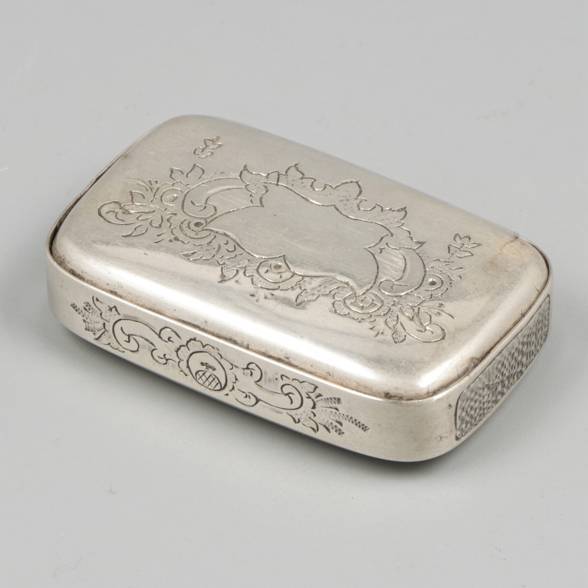 Tondeldoosje / vesta case zilver.