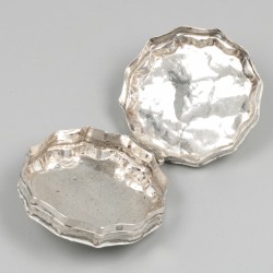 Pepermuntdoosje zilver.