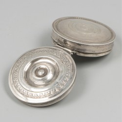 Pepermuntdoosje zilver.