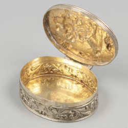 Pepermuntdoosje zilver.