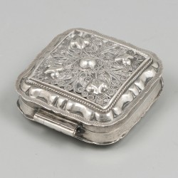 Pepermuntdoosje zilver.