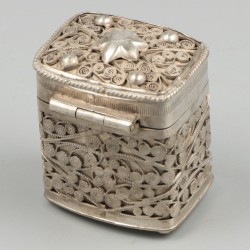 Lodereindoosje zilver.
