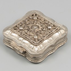Pepermuntdoosje zilver.