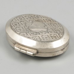 Pepermuntdoosje zilver.