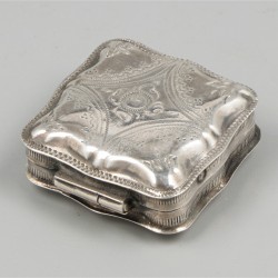 Pepermuntdoosje zilver.