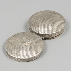 Pepermuntdoosje zilver.