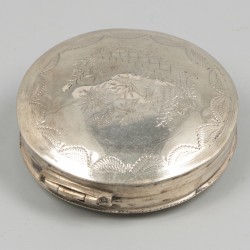 Pepermuntdoosje zilver.
