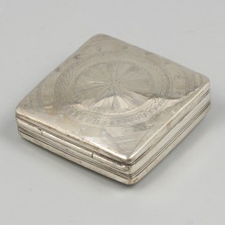 Pepermuntdoosje zilver.