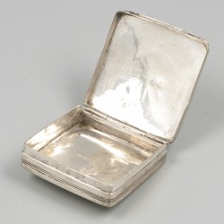 Pepermuntdoosje zilver.