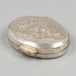 Pepermuntdoosje zilver.