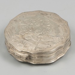 Pepermuntdoosje zilver.