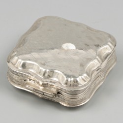 Pepermuntdoosje zilver.