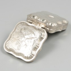 Pepermuntdoosje zilver.