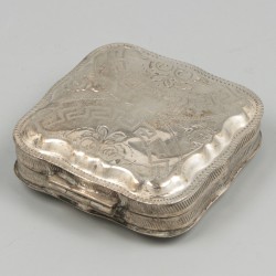 Pepermuntdoosje zilver.