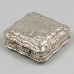 Pepermuntdoosje zilver.