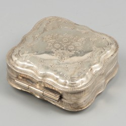 Pepermuntdoosje zilver.