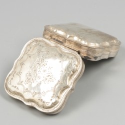 Pepermuntdoosje zilver.