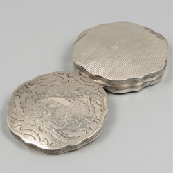 Pepermuntdoosje zilver.
