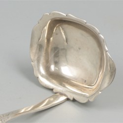 Sauslepel zilver.