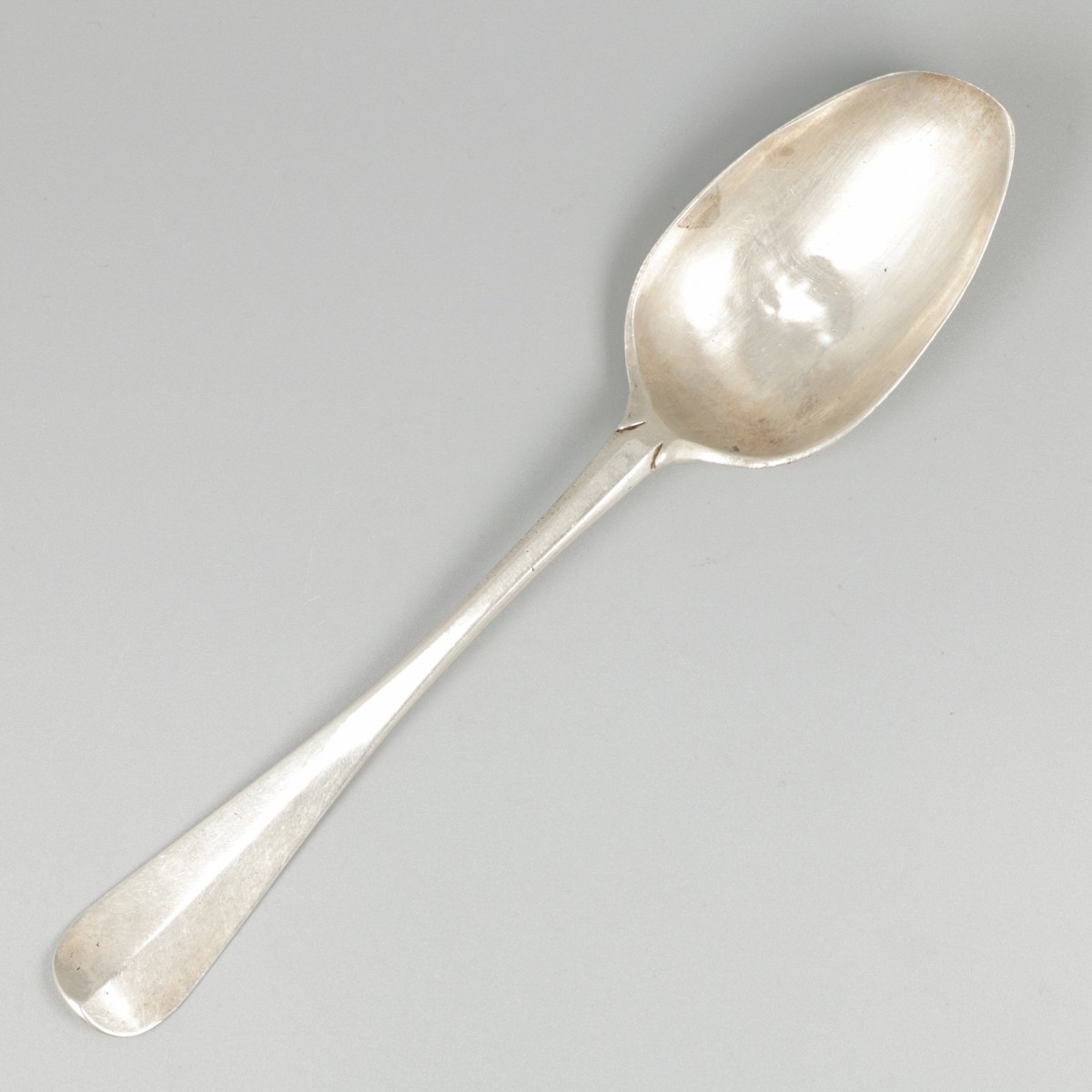 Dinerlepel (Breda, Adrianus van Beugen 1776-1807) zilver.