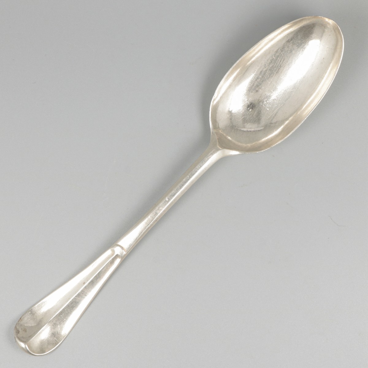Dinerlepel (Leiden, Frans van Wijnen 1728-1774) zilver.