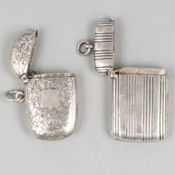 2-delig lot tondeldoosjes / vesta-cases zilver.