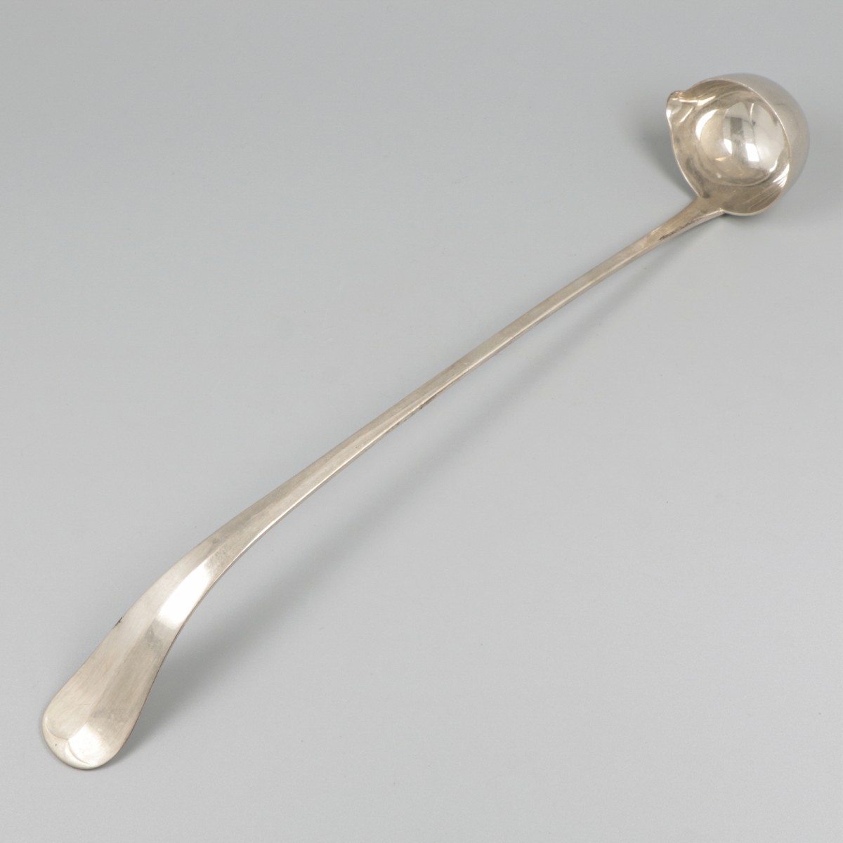 Bowllepel Haags lofje zilver.