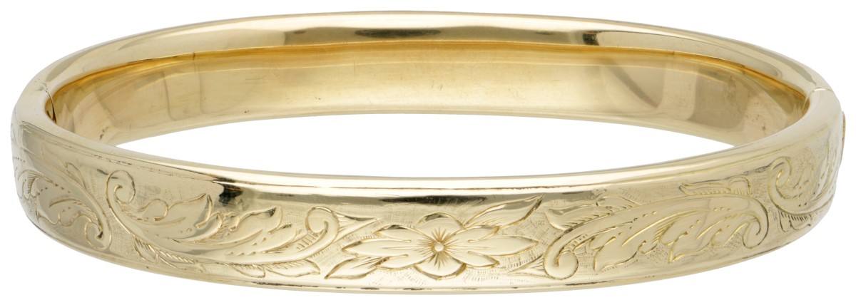 14 kt. Geelgouden floraal gegraveerde bangle armband.