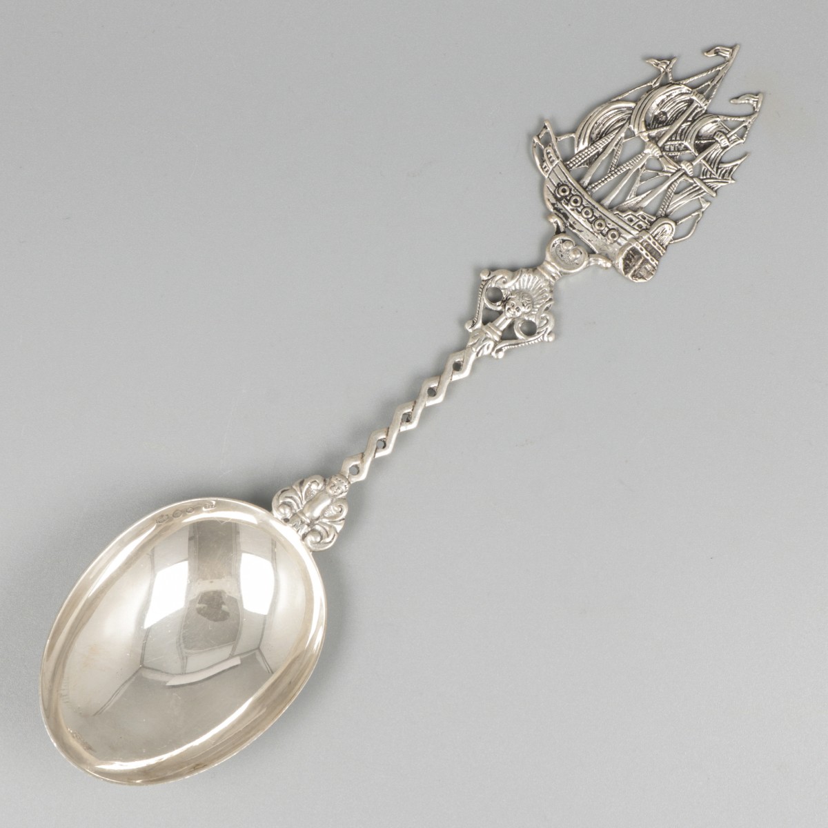 Gelegenheidslepel zilver.