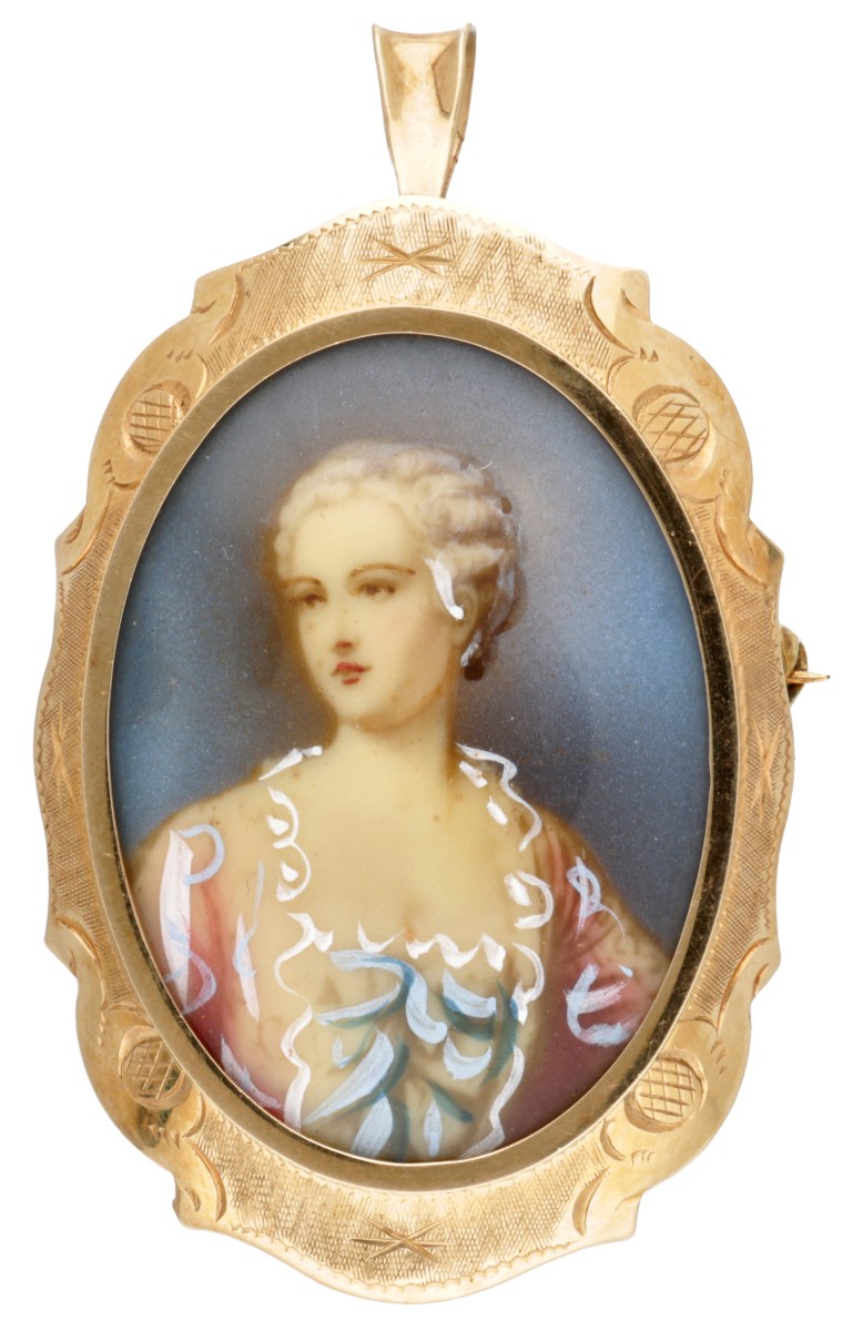 14 kt. Geelgouden hanger/broche voorzien van een sierlijk geschilderd portret van een vrouw.