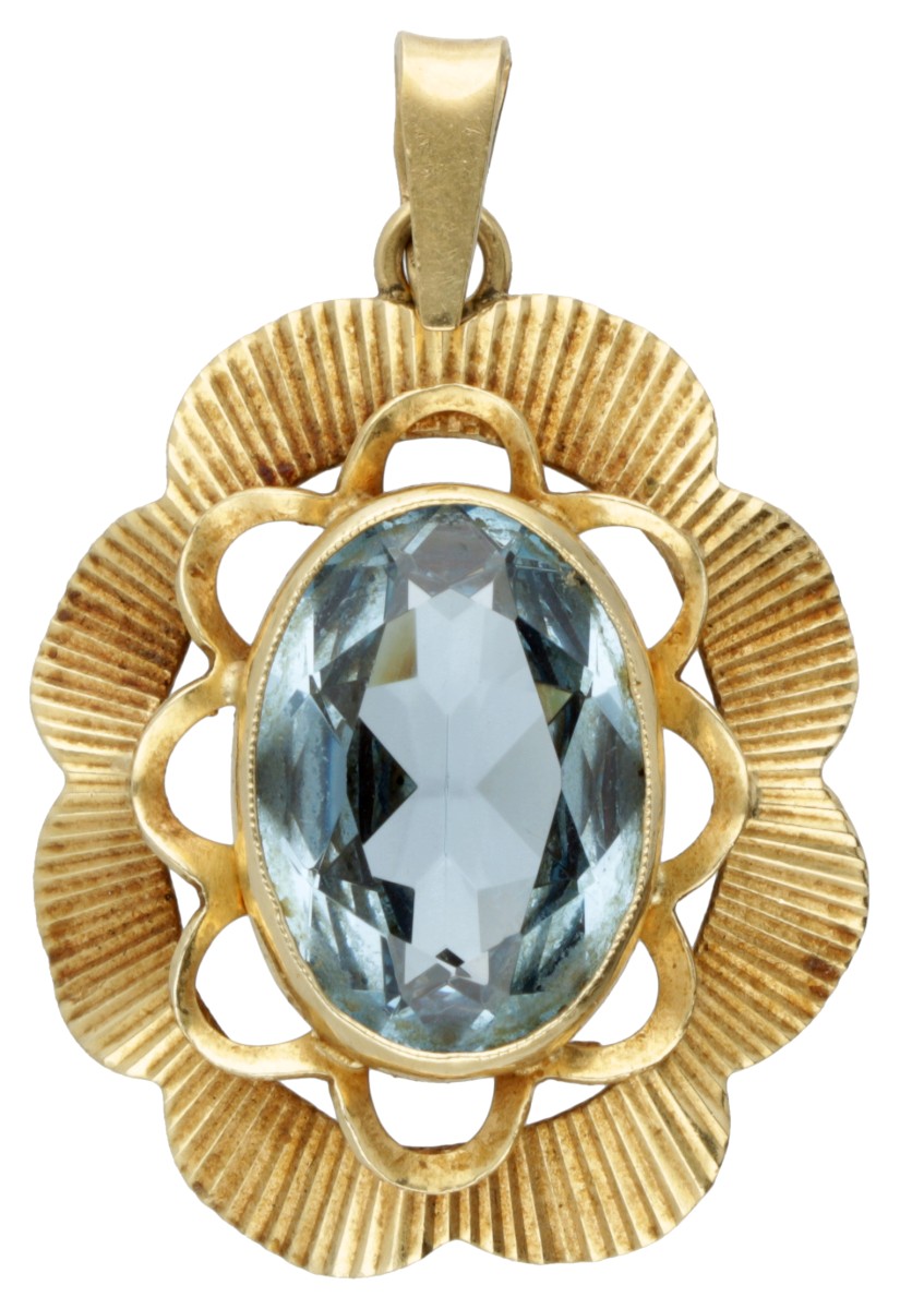 Vintage 18 kt. geelgouden hanger bezet met een aquamarijn van ca. 3.70 ct.
