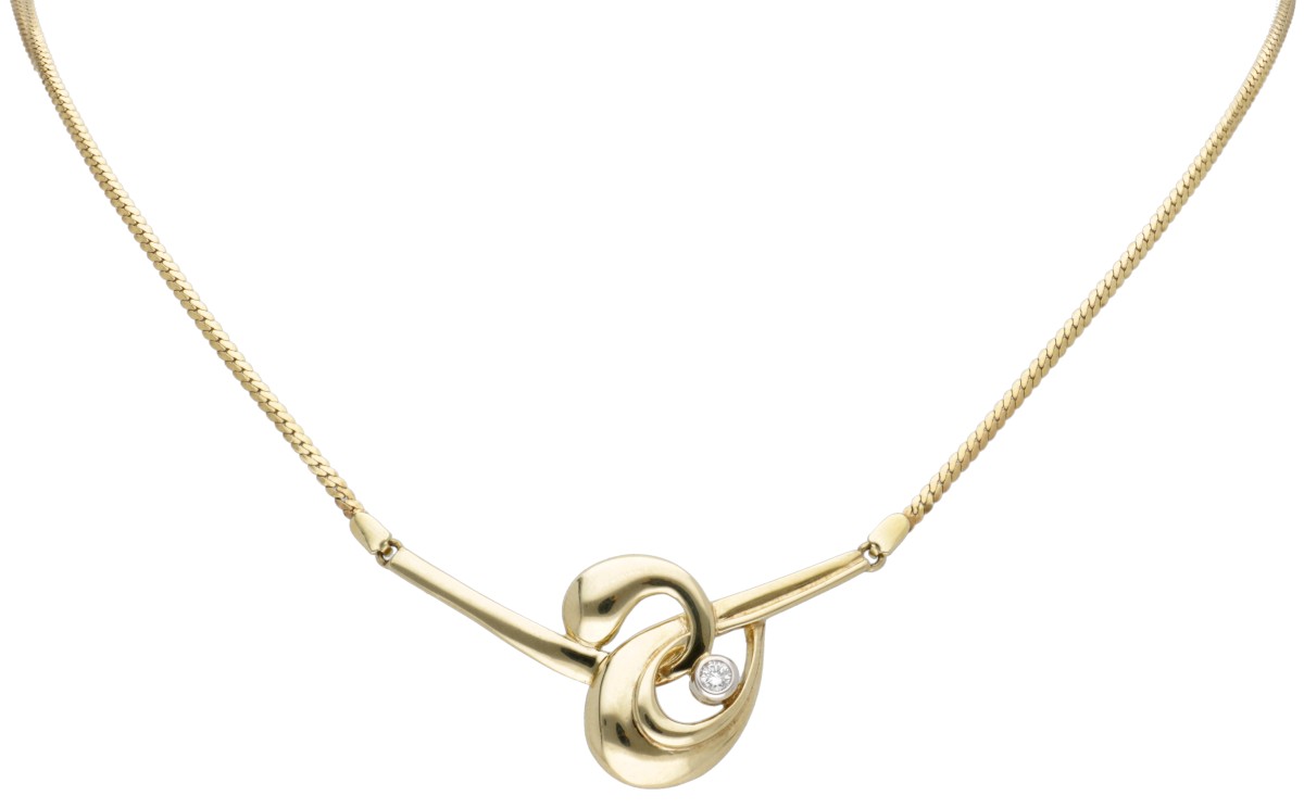 14 kt. Geelgouden platte gourmet-schakelcollier en hanger bezet met ca. 0.05 ct. diamant.