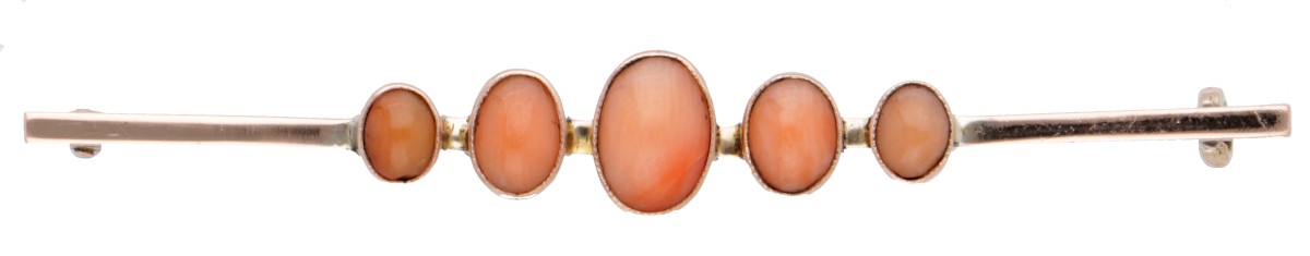 Vintage BWG 9 kt. roségouden broche bezet met ca. 1.66 ct. peau d'ange koraal.