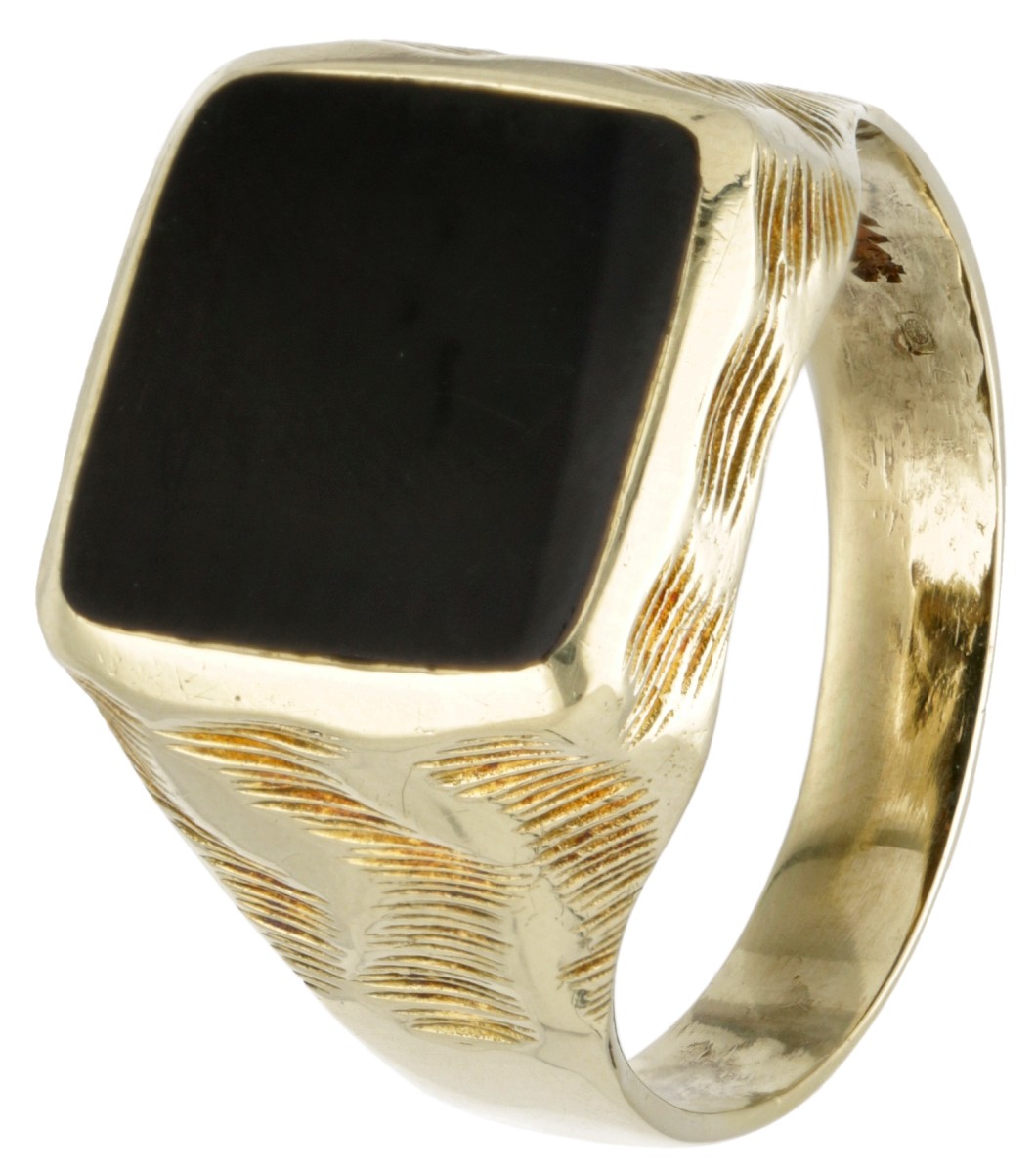 14 kt. Geelgouden zegelring bezet met ca. 2.58 ct. onyx.