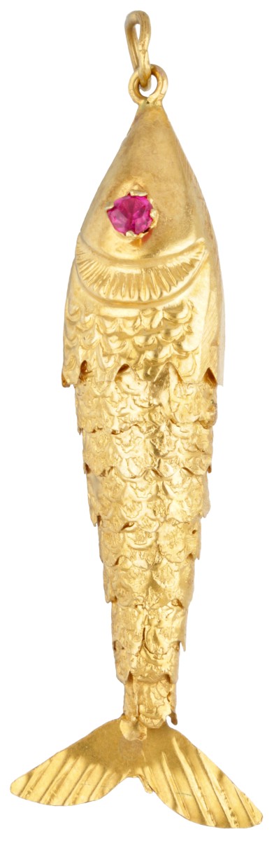 18 kt. Geelgouden hanger bezet met 2 synthetische robijnen.