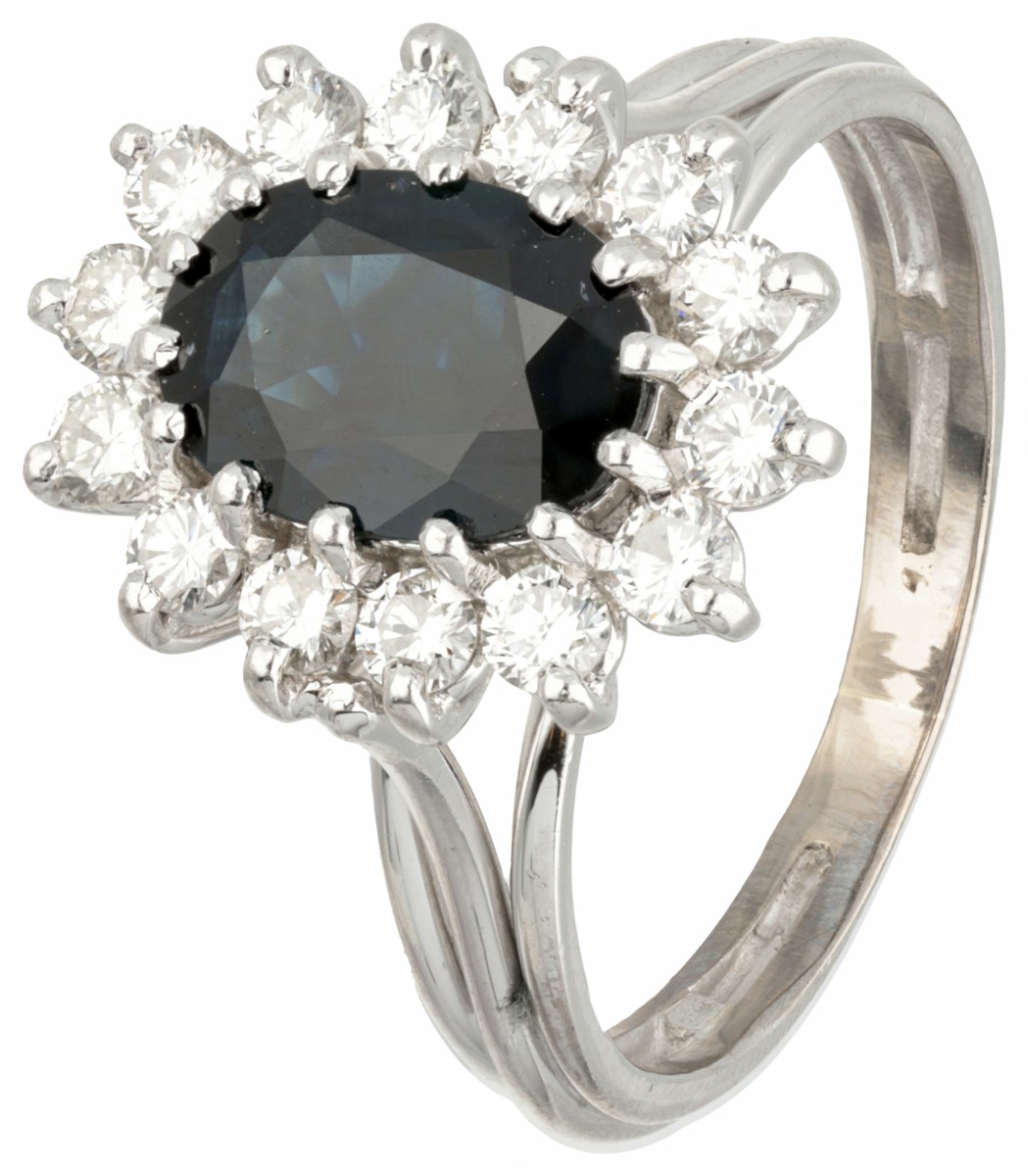 14 kt. Witgouden rozet ring bezet met ca. 0.42 ct. diamant en ca. 1.70 ct. natuurlijke saffier.