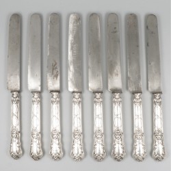 8-delige set dinermessen zilver.