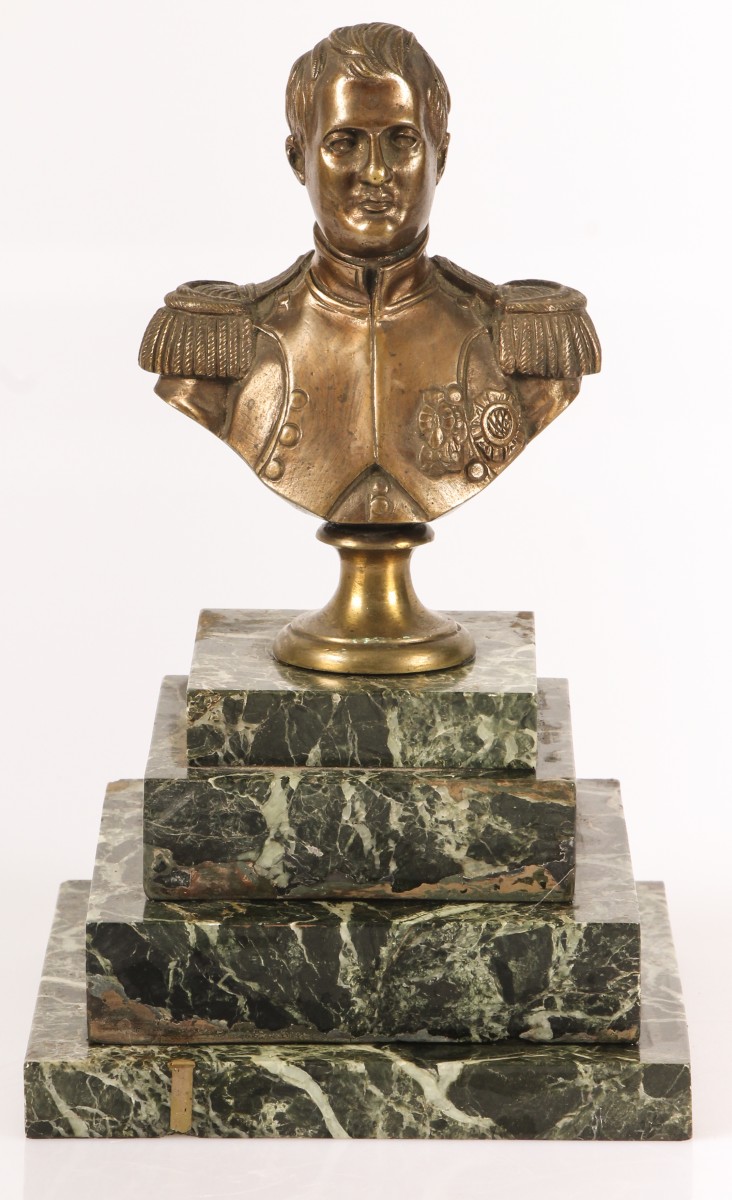Een bronzen bureau-stuk, buste van Napoleon Bonaparte, ca. 1930.