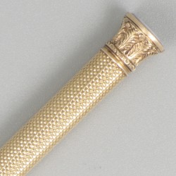 Kroontjespen met agaten lakstempel goud.