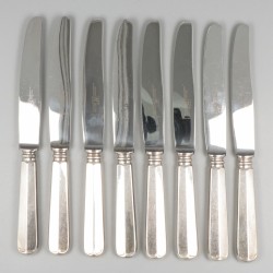 8-delige set messen Haags lofje zilver.
