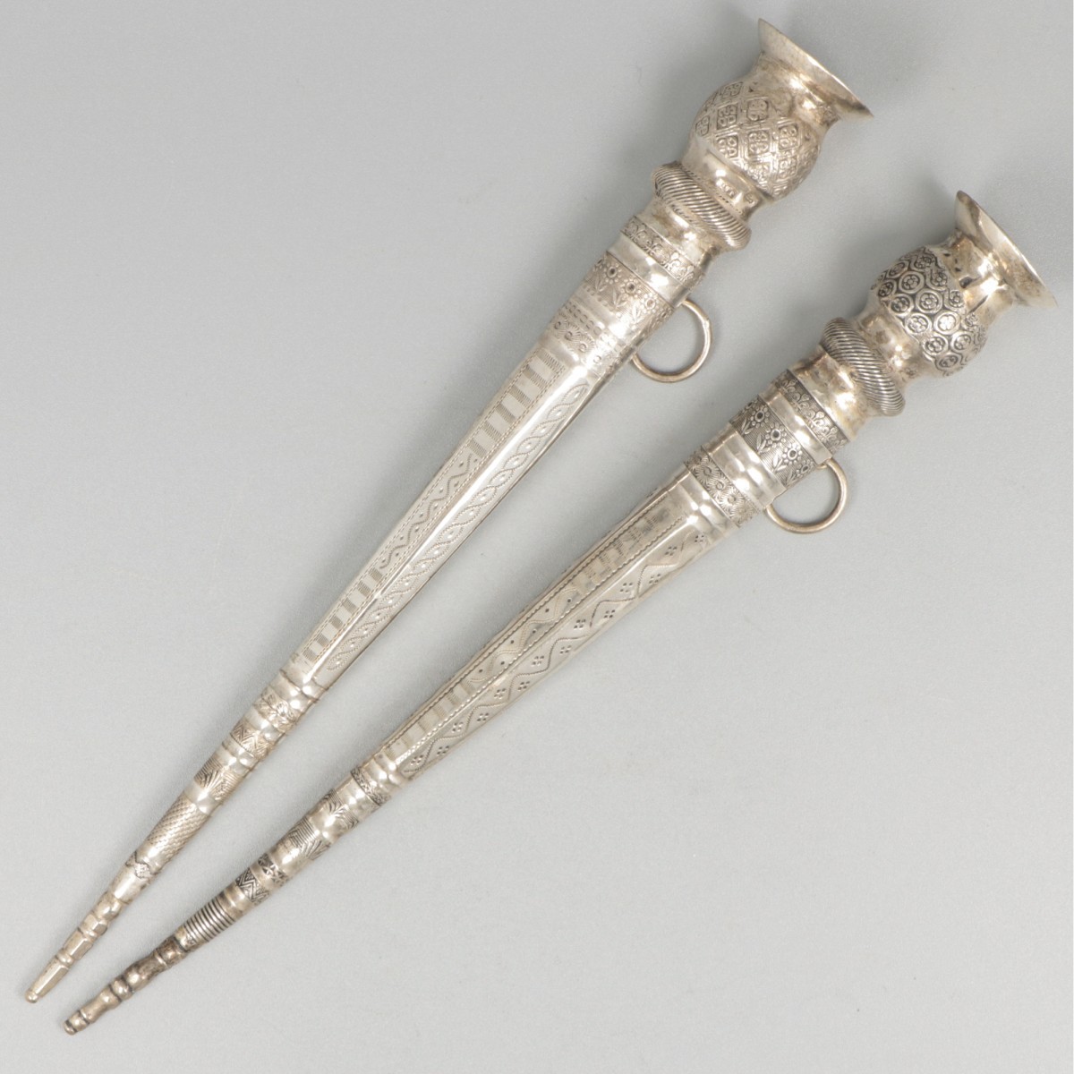 2-delig lot breipenschedes zilver.