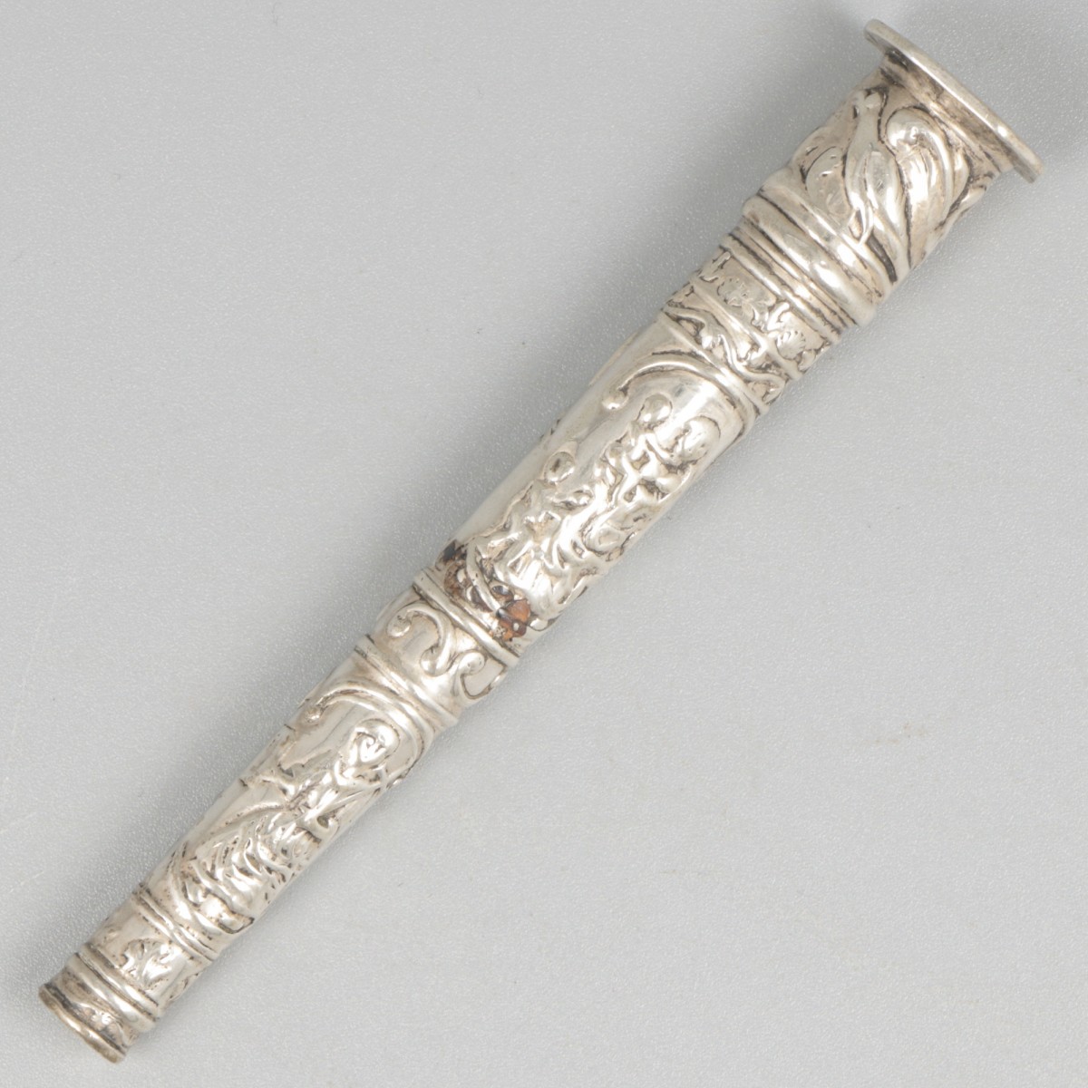Naaldenkoker (Nederland, Amsterdam, Johannes Schepens 1761-1807) zilver.