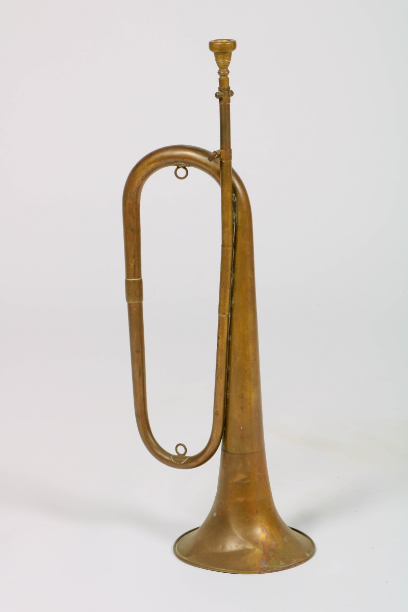 Een koperen blaasinstrument/ trompet, 20e eeuw.